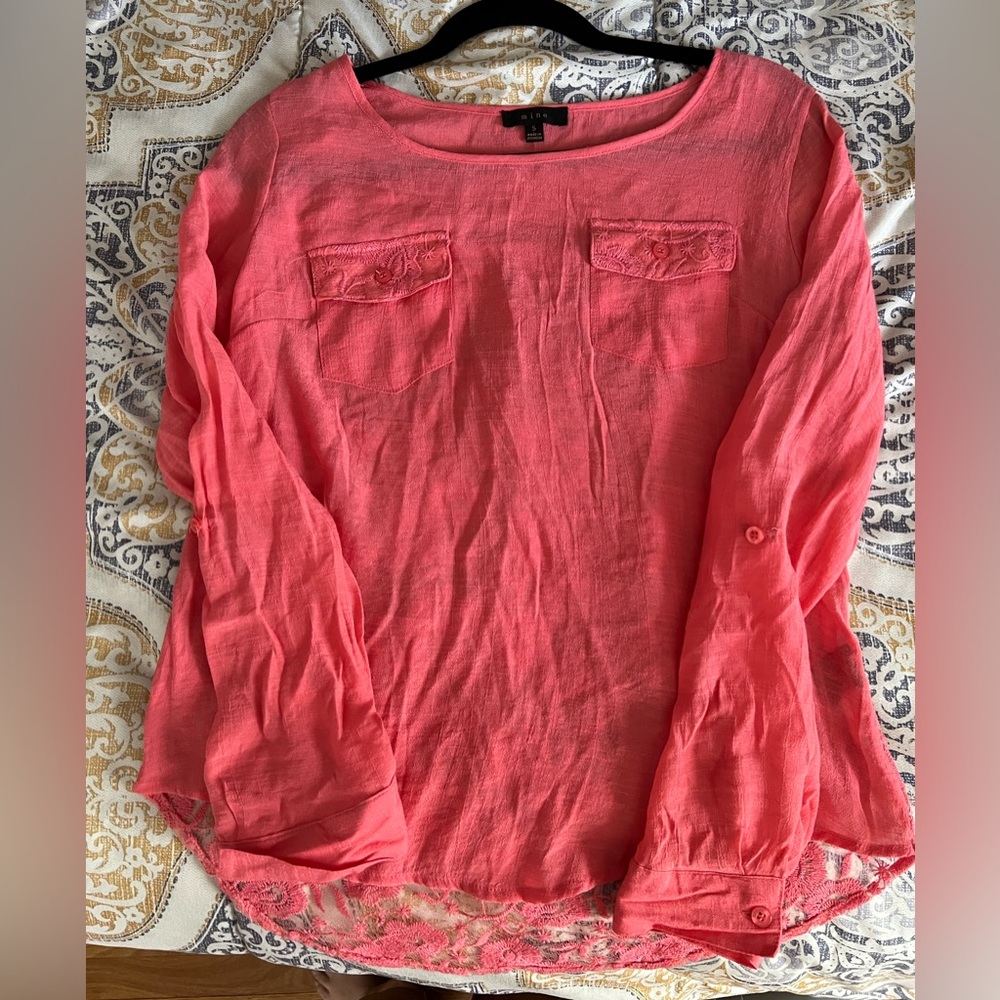 Mine flowy linen and lace shirt